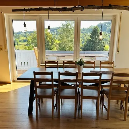 Balkonwohnung Mit Traumausblick! Apartman